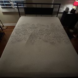 Queen Size Metal Bed frame 