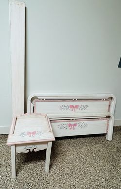Bed Set - Hand Painted. . Wood