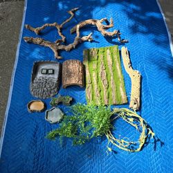 Lot Of Reptile Terrarium Accessories 