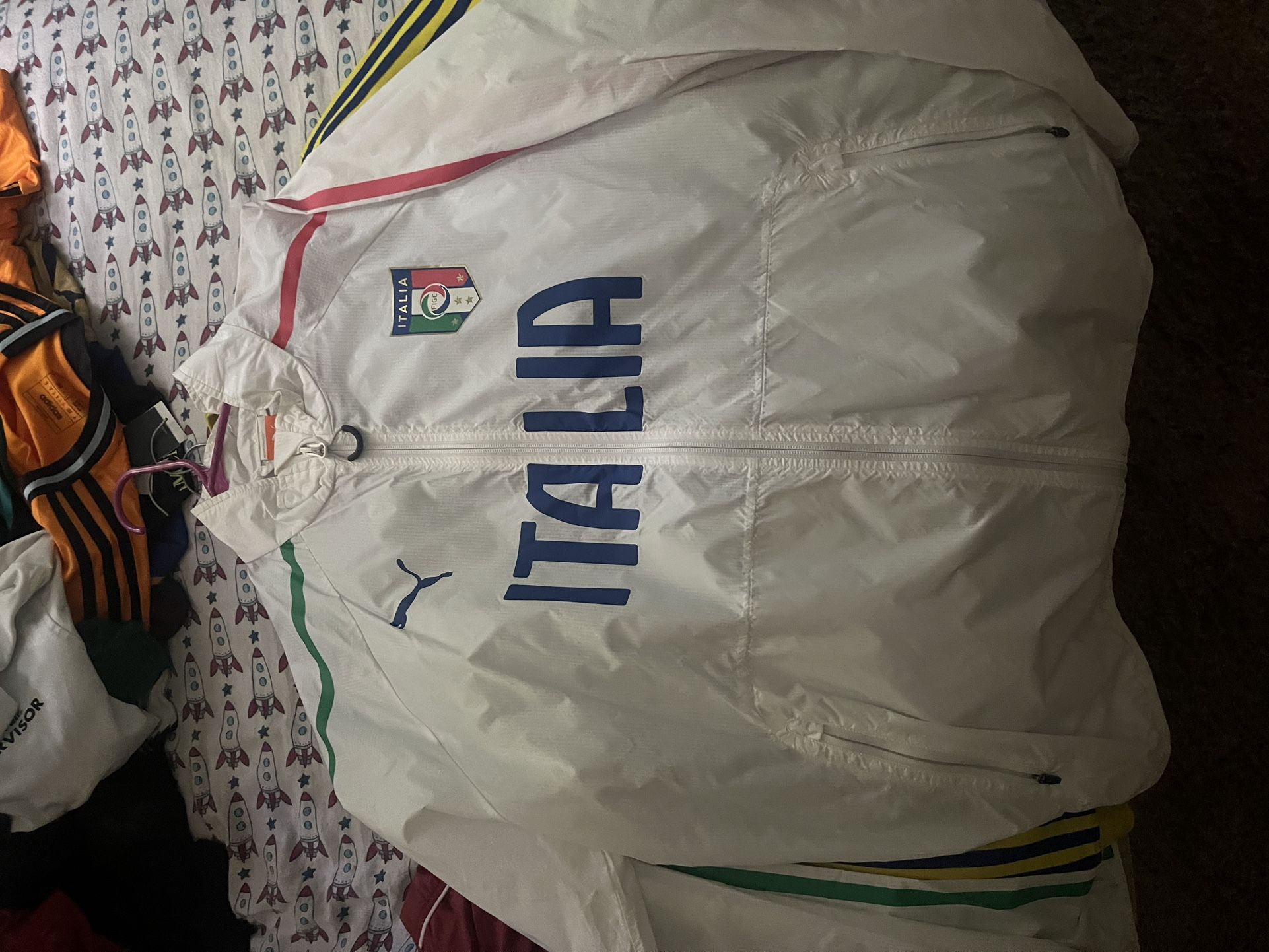 Italia Puma Windbreaker Size Large