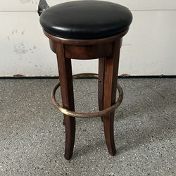 Wooden Bar Stool With Leather Seat 