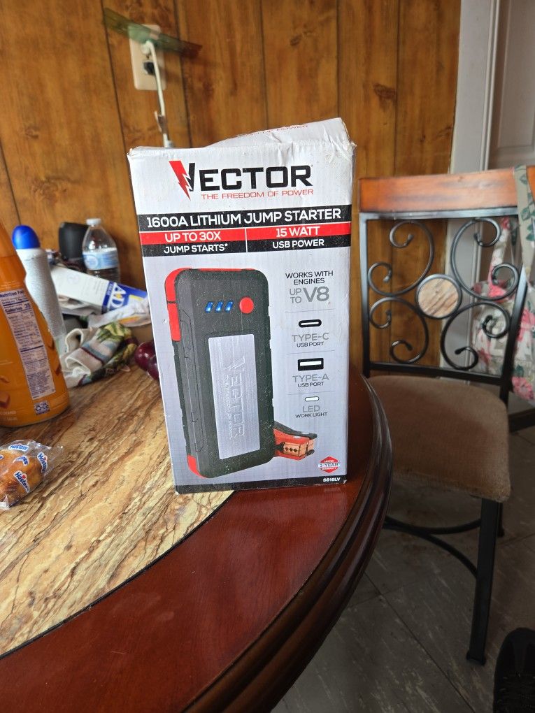 Vector 1600A Lithium Jump Starter