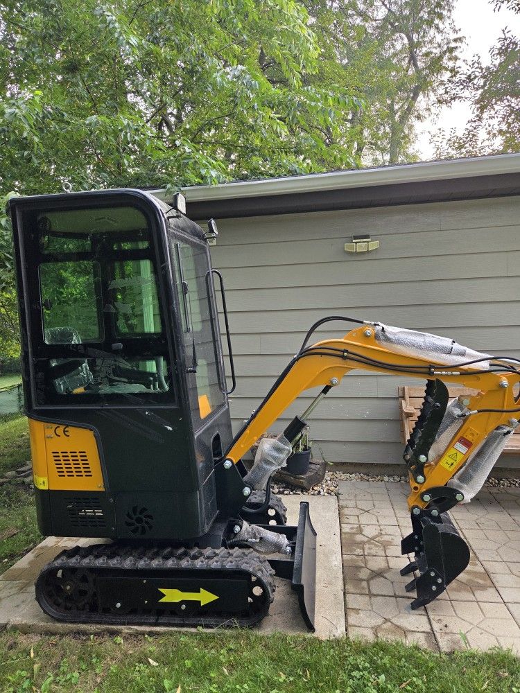 2025 Saturn Excavator