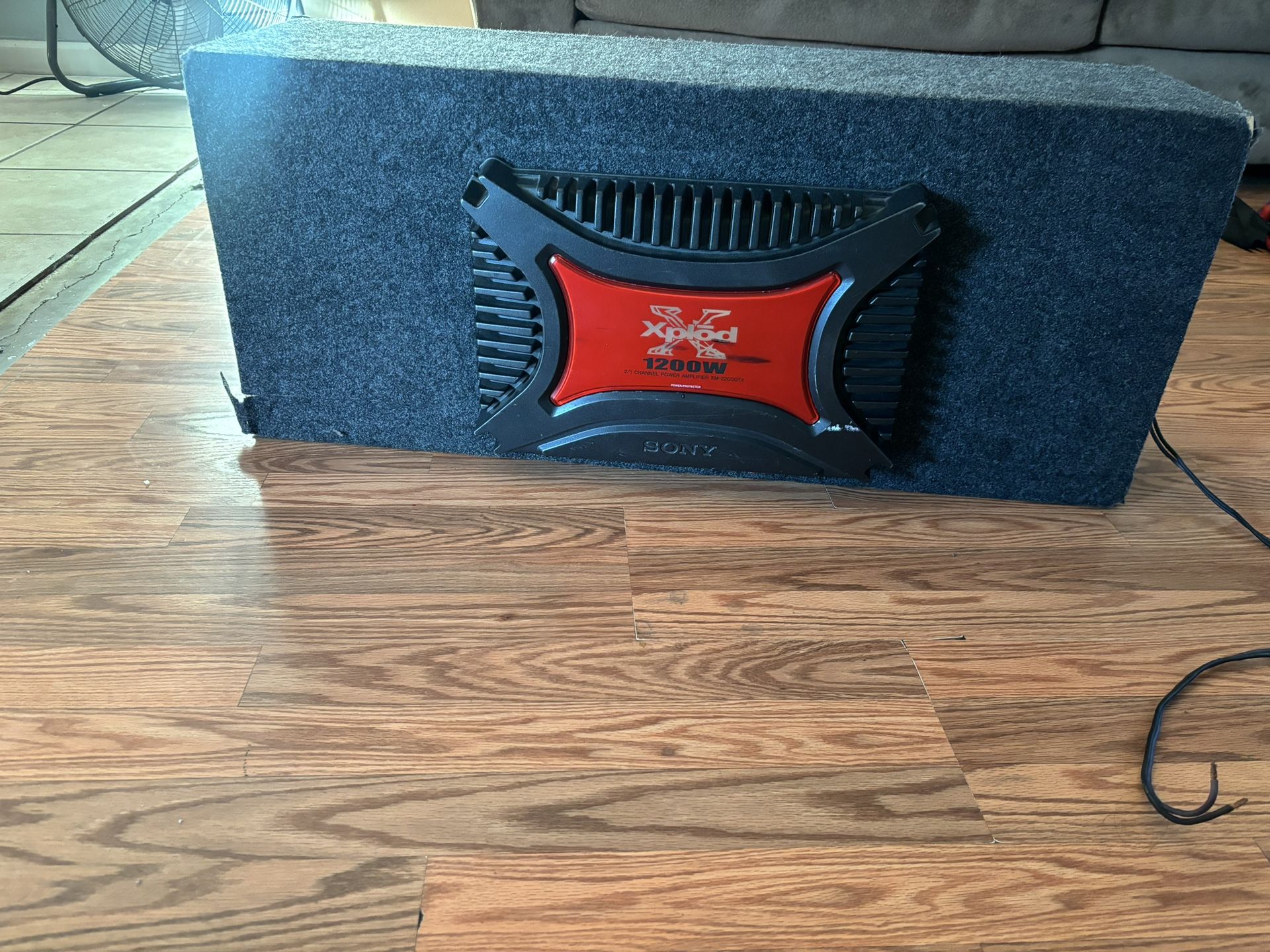 Sony Xplod Amp w/Subwoofer Box & Speaker
