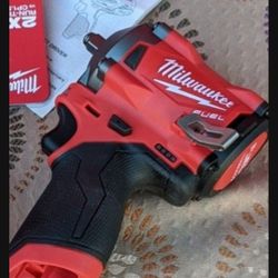 Milwaukee

M12 FUEL 12V Lithium-Ion Brushless Cordless Stubby 3/8 in. Impact Wrench (Tool-Only)

