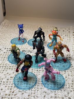 Lot Of 8 Fortnite Action Figures