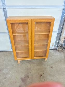 Bookcase small with glass doors