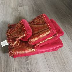 Towels Set.  Burgundy.  New. Deltona.  
