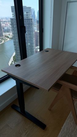 Uplift stand up desk