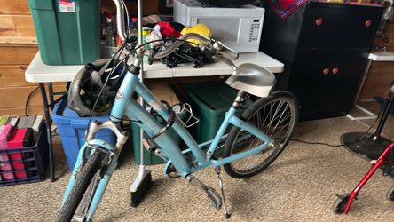 Women’s Trek bike