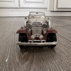 Diecast 1/32 Scale Anson - 1932 Cadillac Phaelon V16 