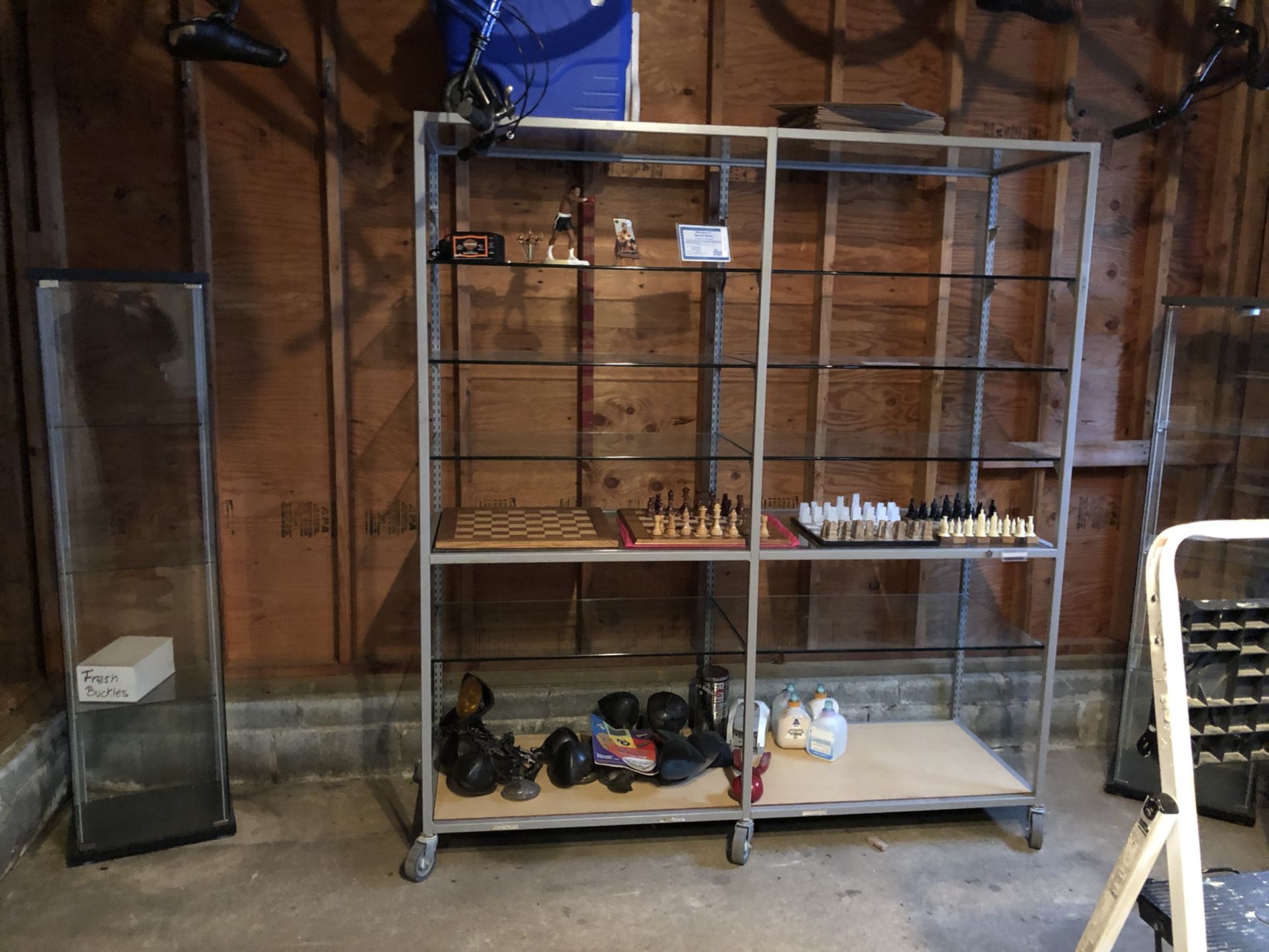Huge solid display case one piece