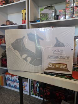 Pokémon Sword & Shield Charizard Ultra-Premium Collection Box