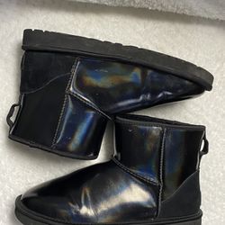 Ugg Australia Women's Classic   Mini Iridescent Boot  Size 8