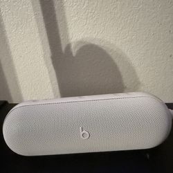 Beats Pill Kim Kardashian 