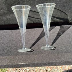 6 Piece Glass Set. 