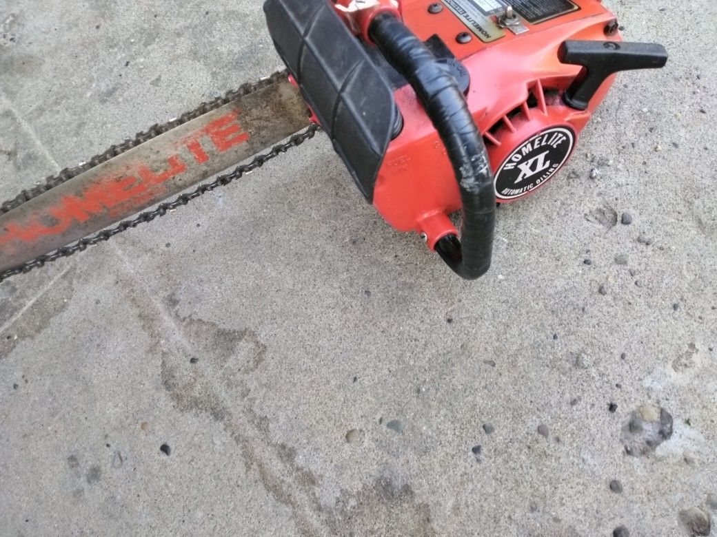 Homelite 16xl Chainsaw And Ever Start 15 Amp Battery Charger