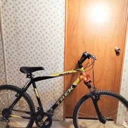 Used Trek 820 Sport Yellow Mountain Bike