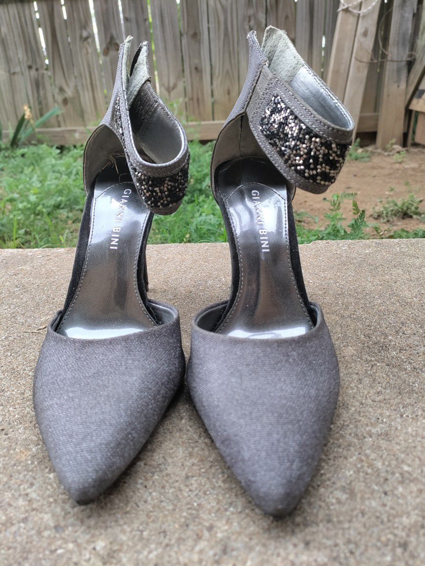 Gianni Bini Size 8 Dark Silver Formal Heels