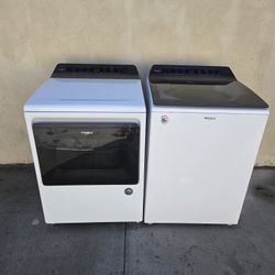 Whirlpool Washer And Gas Dryer 