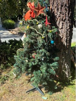 Christmas Tree w/ Ornaments