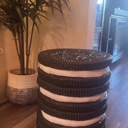 Oreo Cookie  Stool