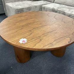coffee table，$280