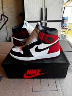 Jordan 1 high satin bred toe Size 12w/10.5 Men Used 