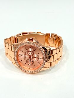 Steve Madden Women's Modern Rose Gold-Tone Alloy Metal Bracelet Watch, 38mm