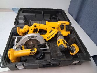 Dewalt tool set 18v with Case in Like New Condition