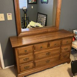 Vintage 9-drawer Dresser