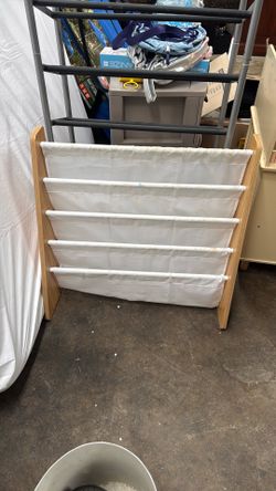 Kids book shelf