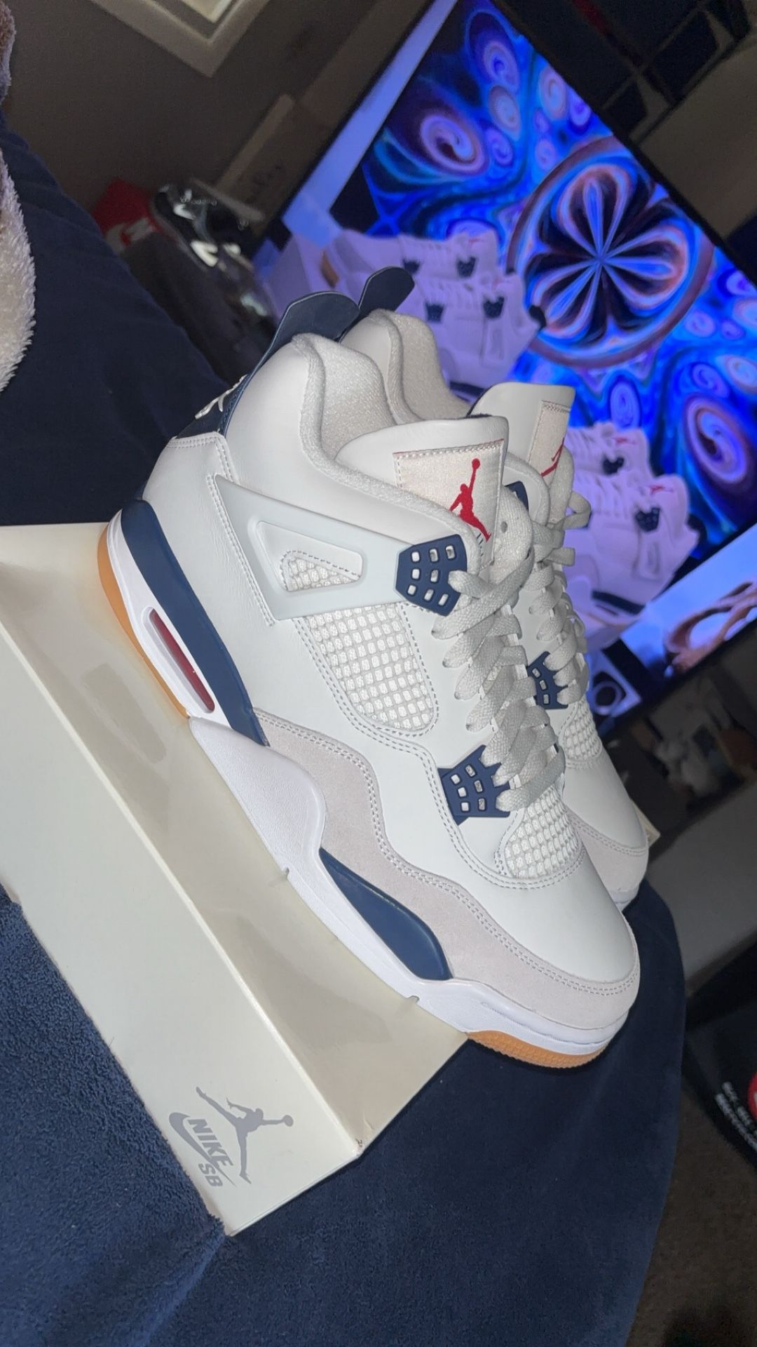 SN Jordan 4