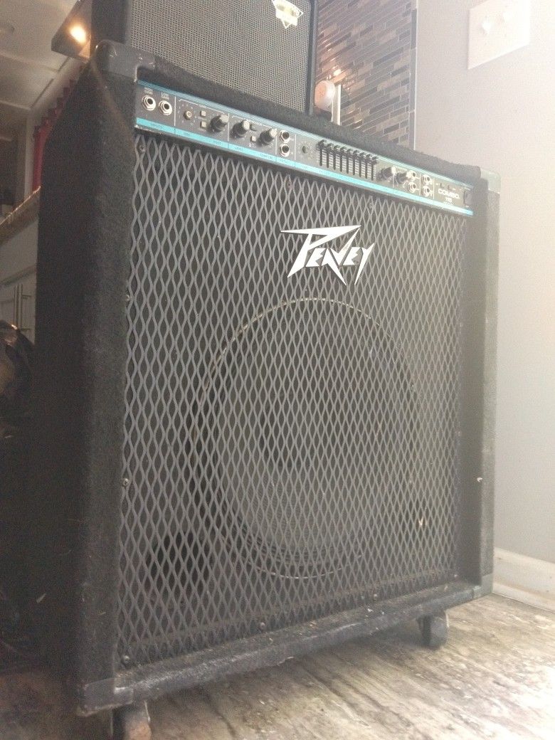 Peavey Combo 115 Bass Amp Cabinet Combo - Color Black