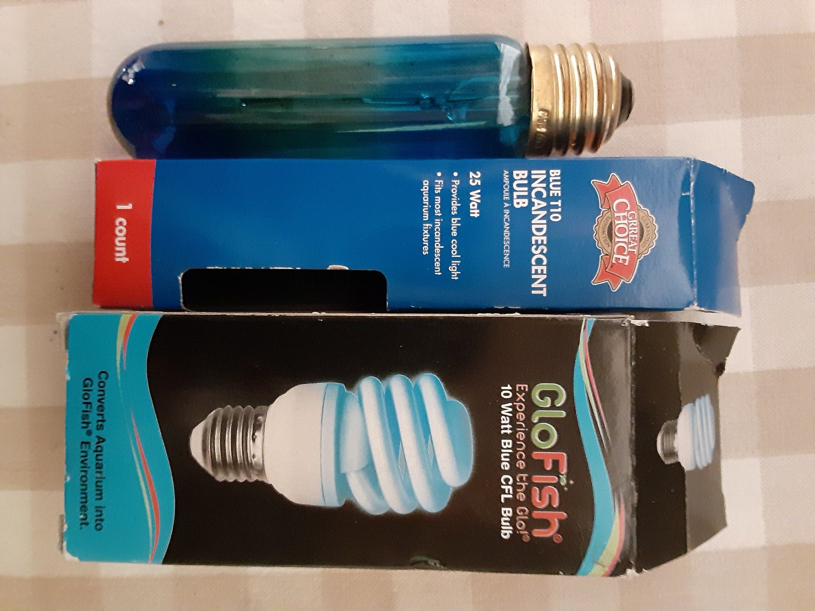 3 blue fish tank lightbulbs. Tested and good...