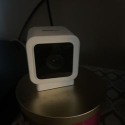 Roku 1080p Indoor Wi-Fi Camera 