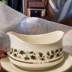 Lennox Limited Holly Holiday Dinnerware
