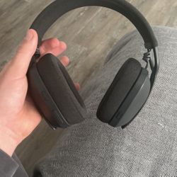 Logi Tech Headphones 
