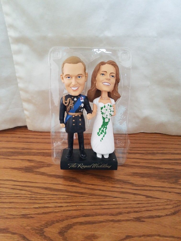 William And Kate Bobbleheads. New In The Box. The Royal Wedding.