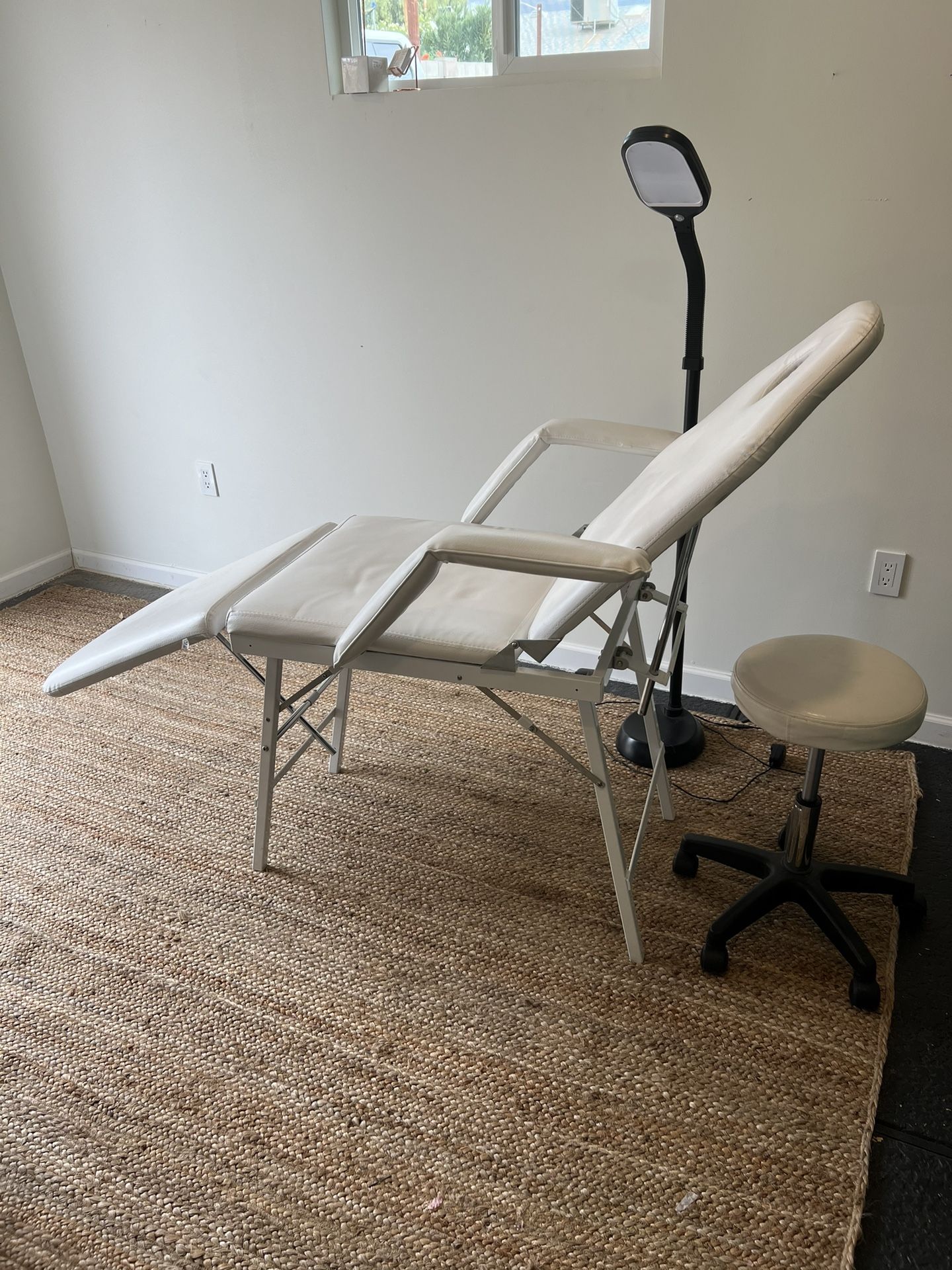 LASH EXTENSION START UP