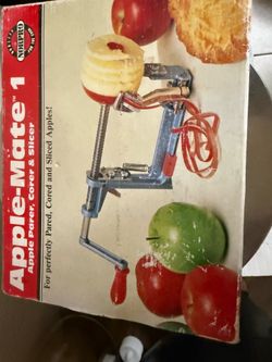 Vintage Norpro Apple-Mate 1 Peeler Corer Slicer with Pampered Chef Wood Stand Complete In Boxes