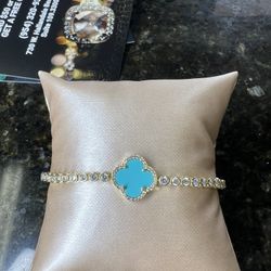 Sterling silver bracelet with Turquoise stone