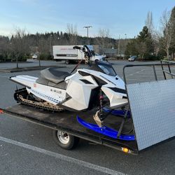 2011 Skidoo 800r and Trailer package