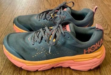 HOKA WOMENS 10.5