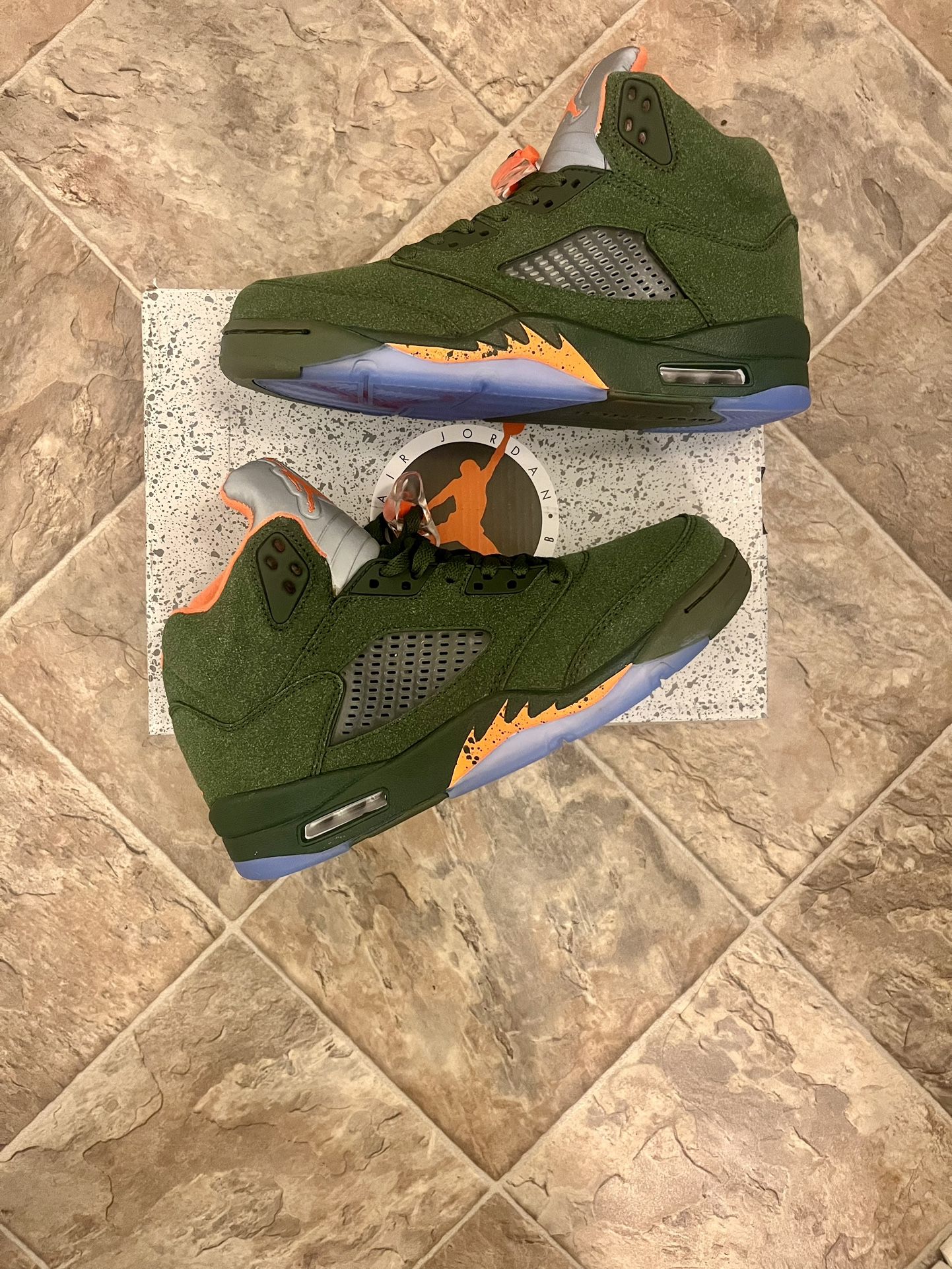 Jordan 5 Olive Size 9.5 Men 