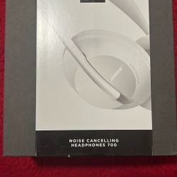 Bose Noise Canceling Headphones 700