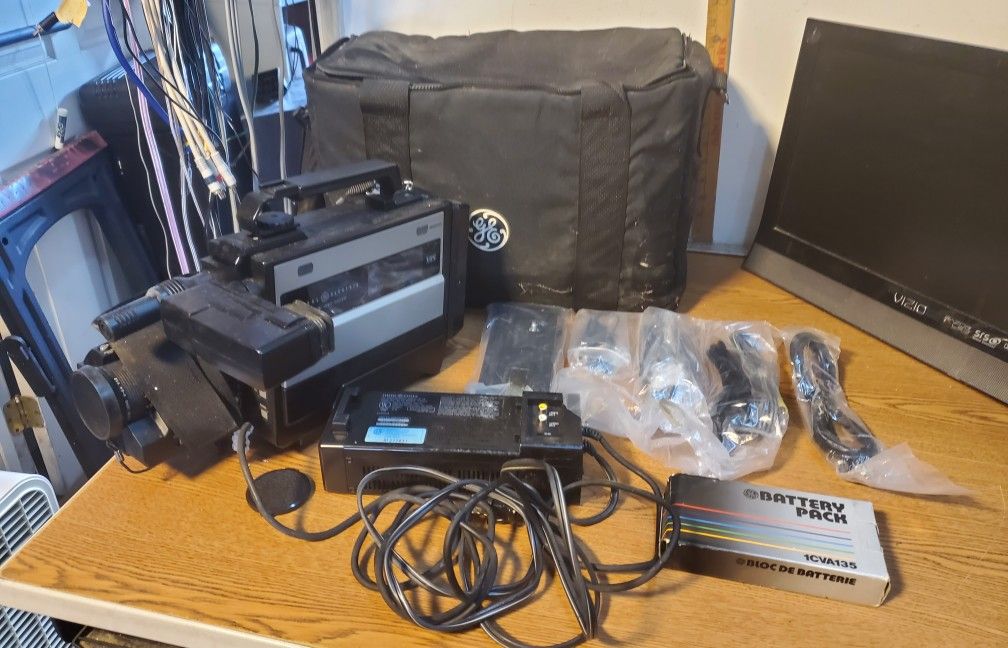 GE 1CVM6060E VHS Camcorder Cam Corder VCR Complete Kit Works? READ
