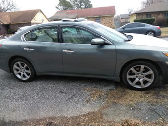 2010 Nissan Maxima (cheap)