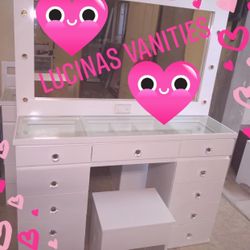 White Glasstop Vanity Set