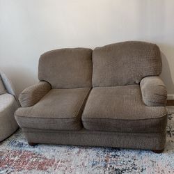 Like new Love Seat
